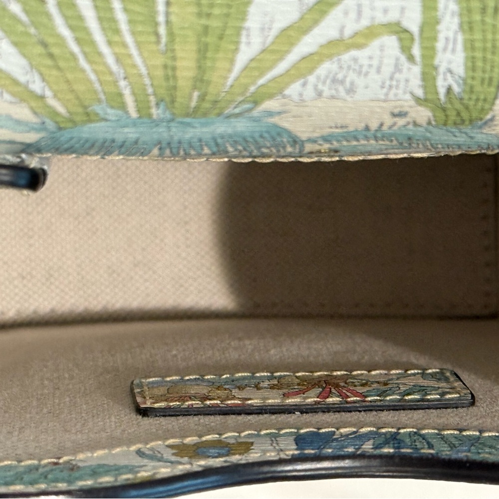 Gucci Women's Jungle Print Crossbody Bag - Picture 16 of 16